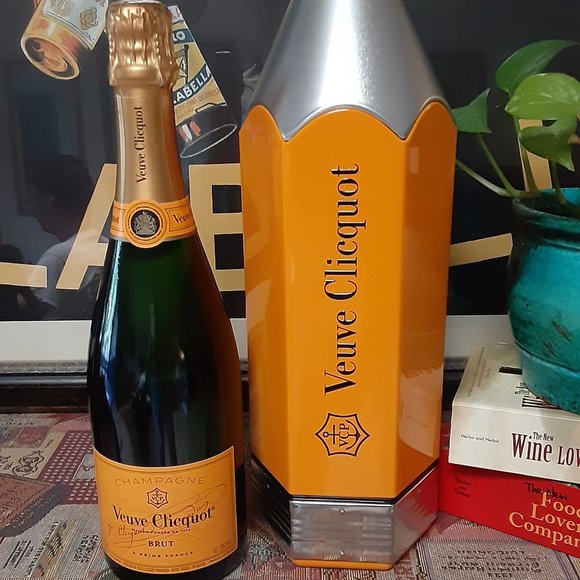 Veuve Clicquot Ponsardin Pencil Box Cooler - Picture 1 of 4